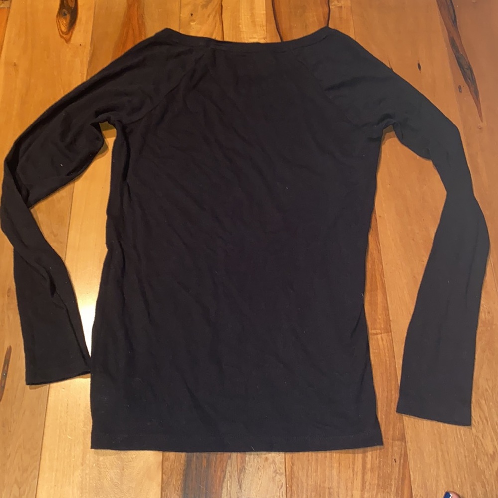 LIKE NEW - AMERICAN EAGLE ULTIMATE T LONG SLEEVE - SIZE XS - Picture 4 of 4